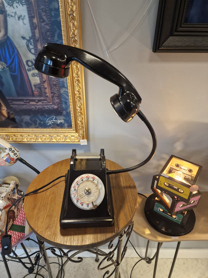 Lampe vintage upcyclée – téléphone  transformé en lampe industrielle