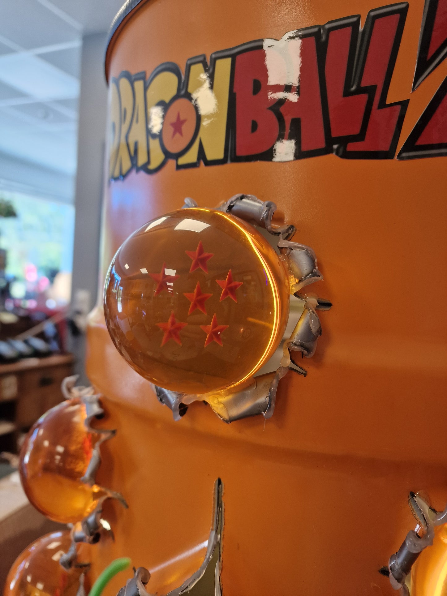 Table d'appoint Dragon Ball Z Shenron – Bidon 60L fait main avec 7 Boules de Cristal