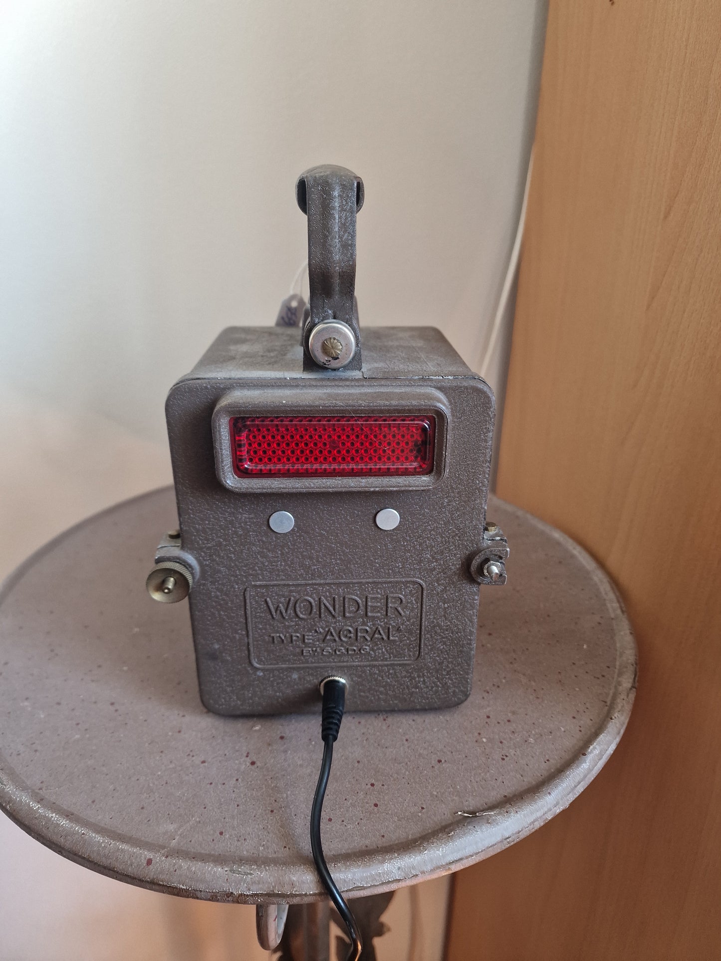 Lampe industrielle sncf vintage   – Création artisanale unique
