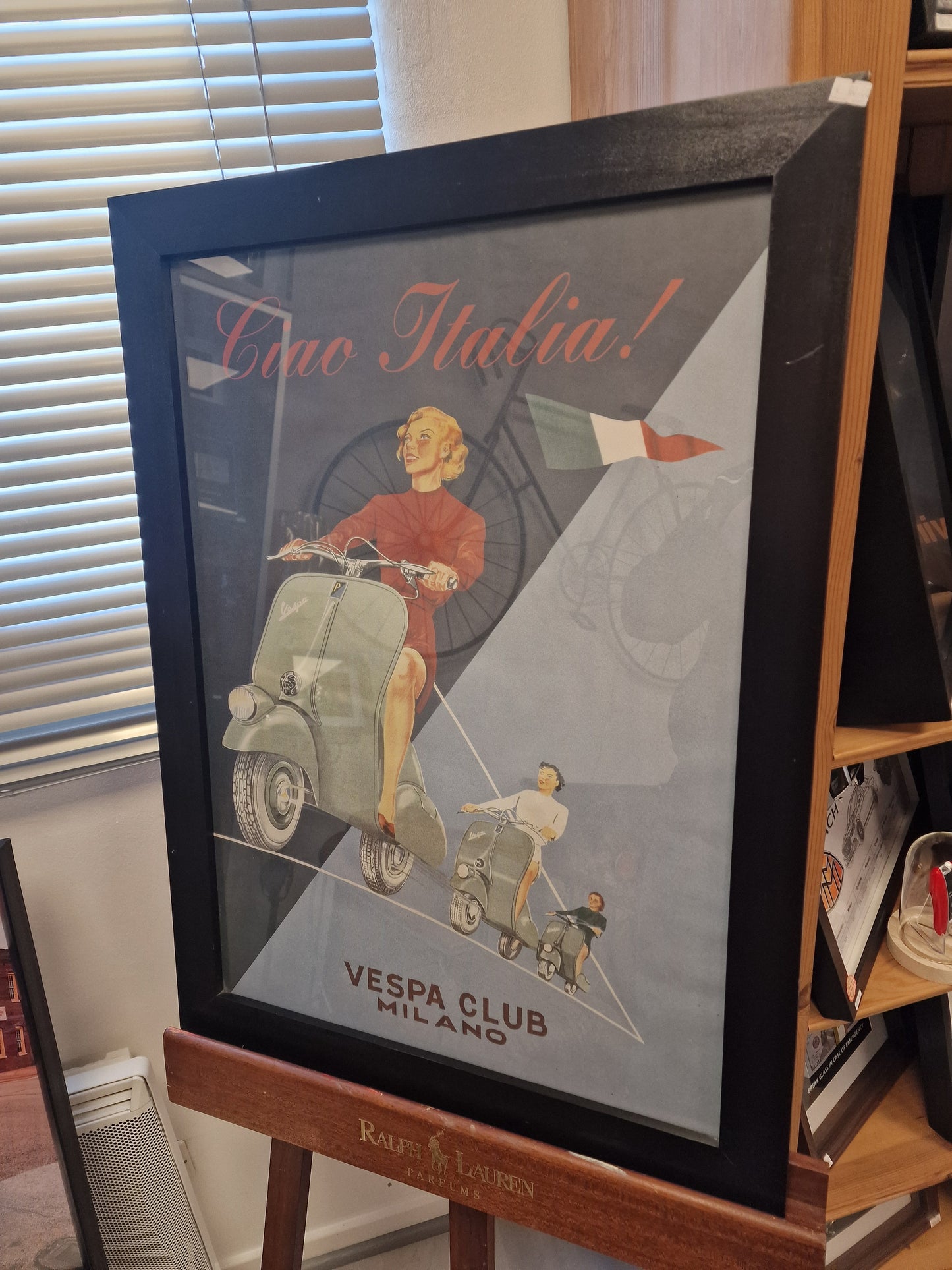 Cadre avec affiche ancienne "Vespa Club Milano – Ciao- Italia