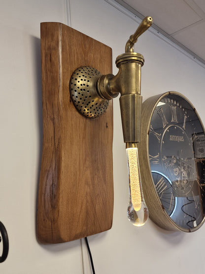 Lampe Murale Artisanale design en Robinet de Vigneron & Bois d’Acacia – Ampoule Goutte d’Eau (Ardèche)