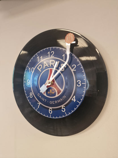 Horloge Vinyle paris St Germain – Une Horloge Vintage Unique pour les Fans de psg