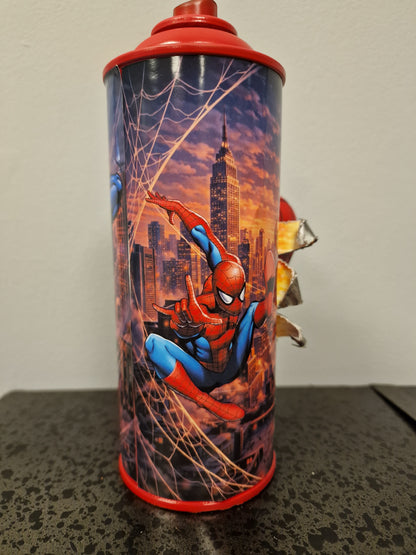 Bombe de peinture custom marvel – Figurine  little Spiderman pop culture artisanale