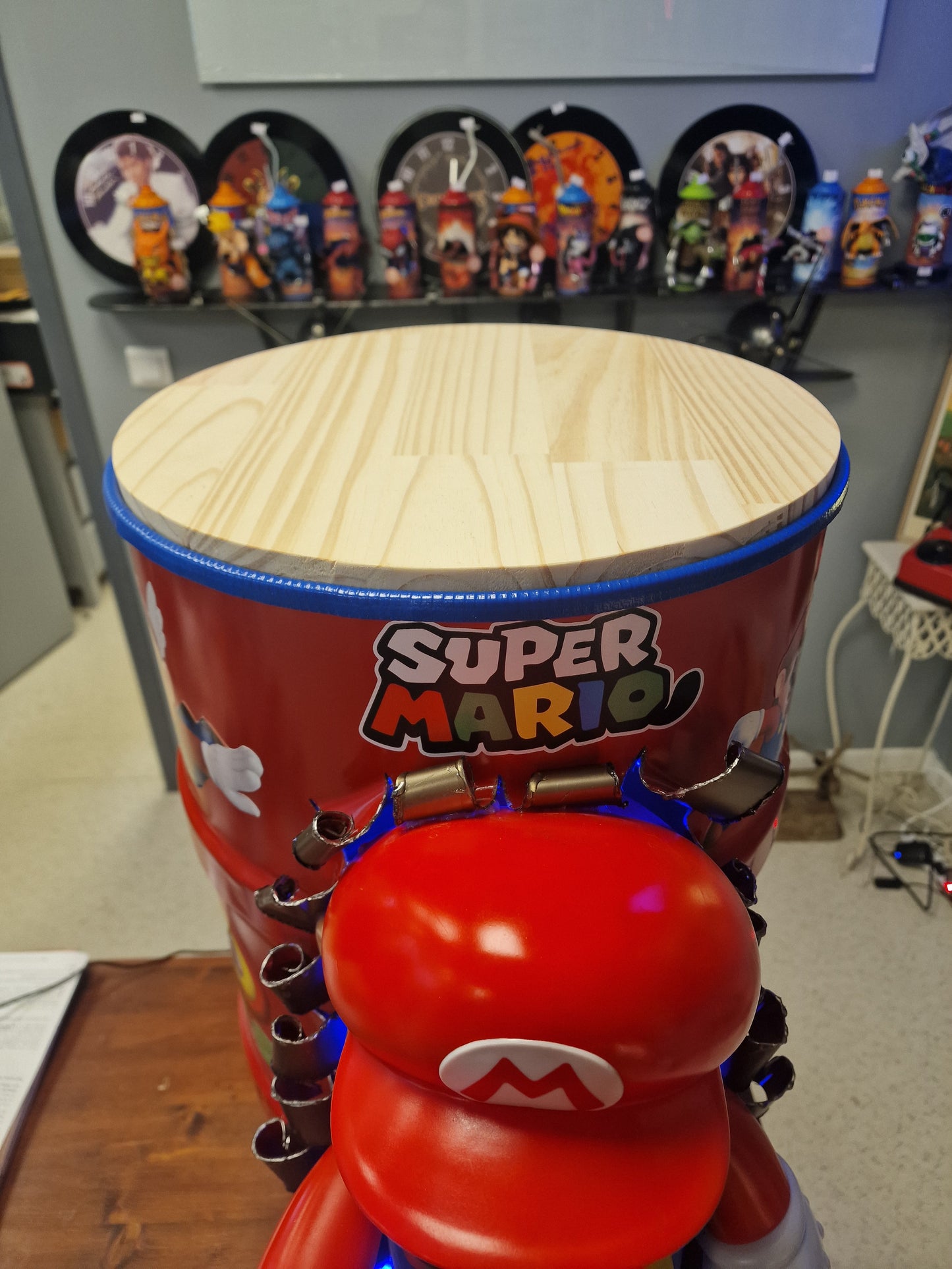 Table d’appoint super mario – Bidon métal custom 60L transformé en meuble design geek