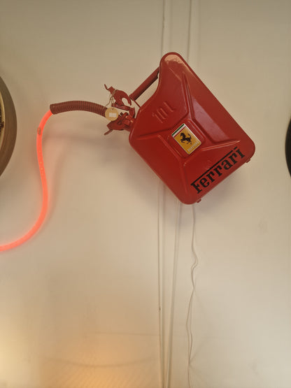 Lampe Jerrycan Ferrari – Luminaire Design RGB Fait Main