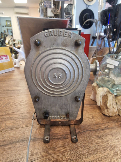 Ancien projecteur GRUBER transformé en lampe – Luminaire industriel vintage