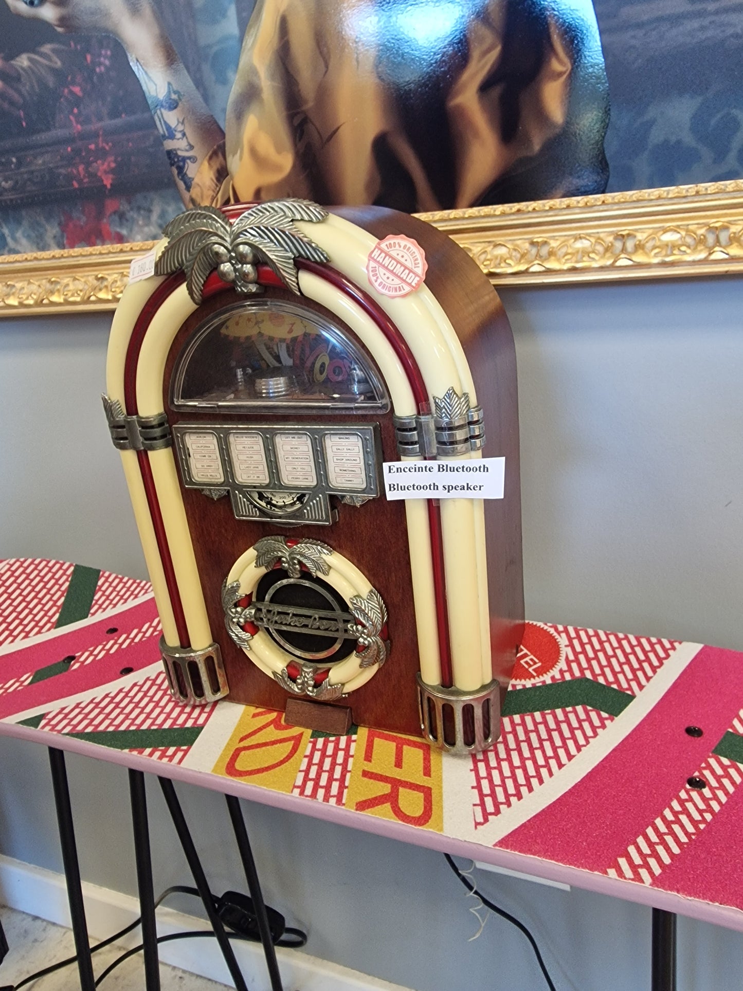 Ancienne Radio Style Jukebox – Enceinte Bluetooth Compacte avec Rétroéclairage & Batterie Rechargeable (Ardèche