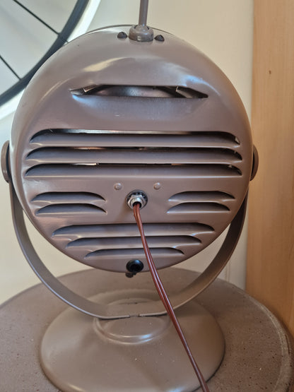 Lampe industrielle vintage en radiateur Thomson recyclé – métal chocolat – style atelier