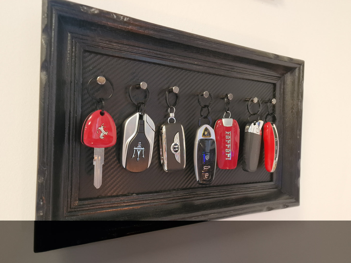 Cadre supercars 7 clés – Dream Week Edition | Porte-clés mural voitures de prestige