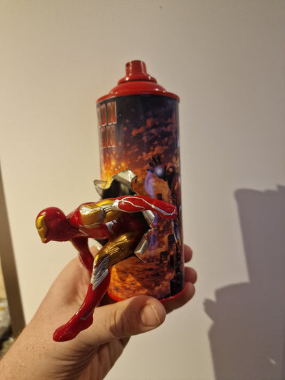 Bombe de peinture custom marvel – Figurine iron man pop culture artisanale