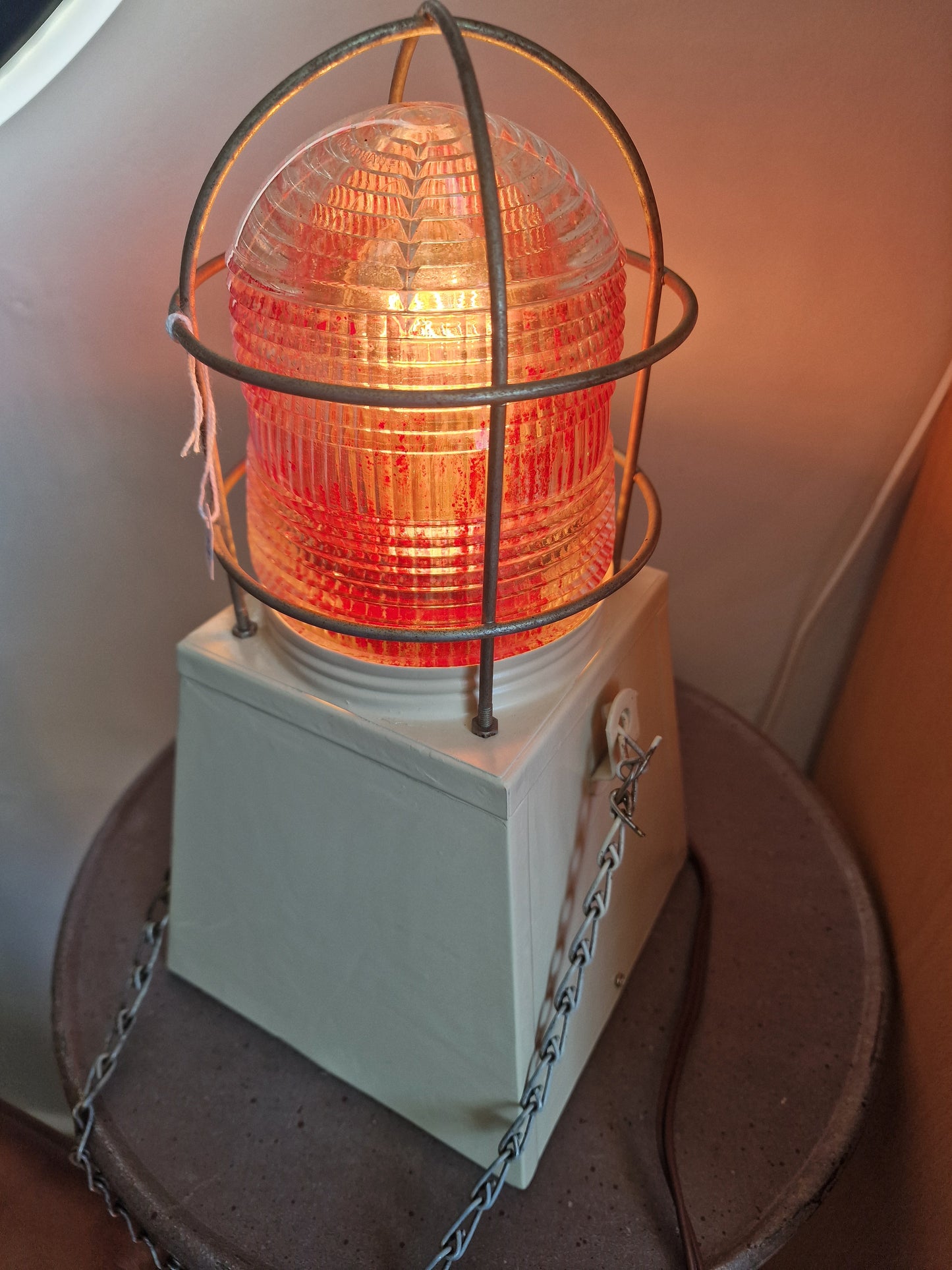 Lampe industrielle vintage rouge 220V | Ancienne lampe de bateau