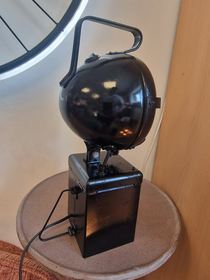 Lampe projecteur vintage – Création industrielle unique