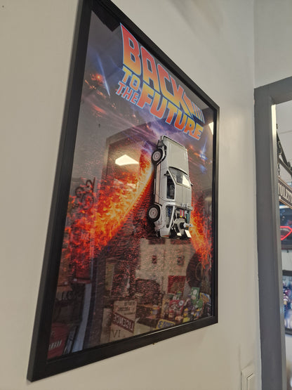 Cadre Back to the Future DeLorean – Tableau Retour vers le Futur 40x50 – Décoration cinéma geek – Voiture DeLorean