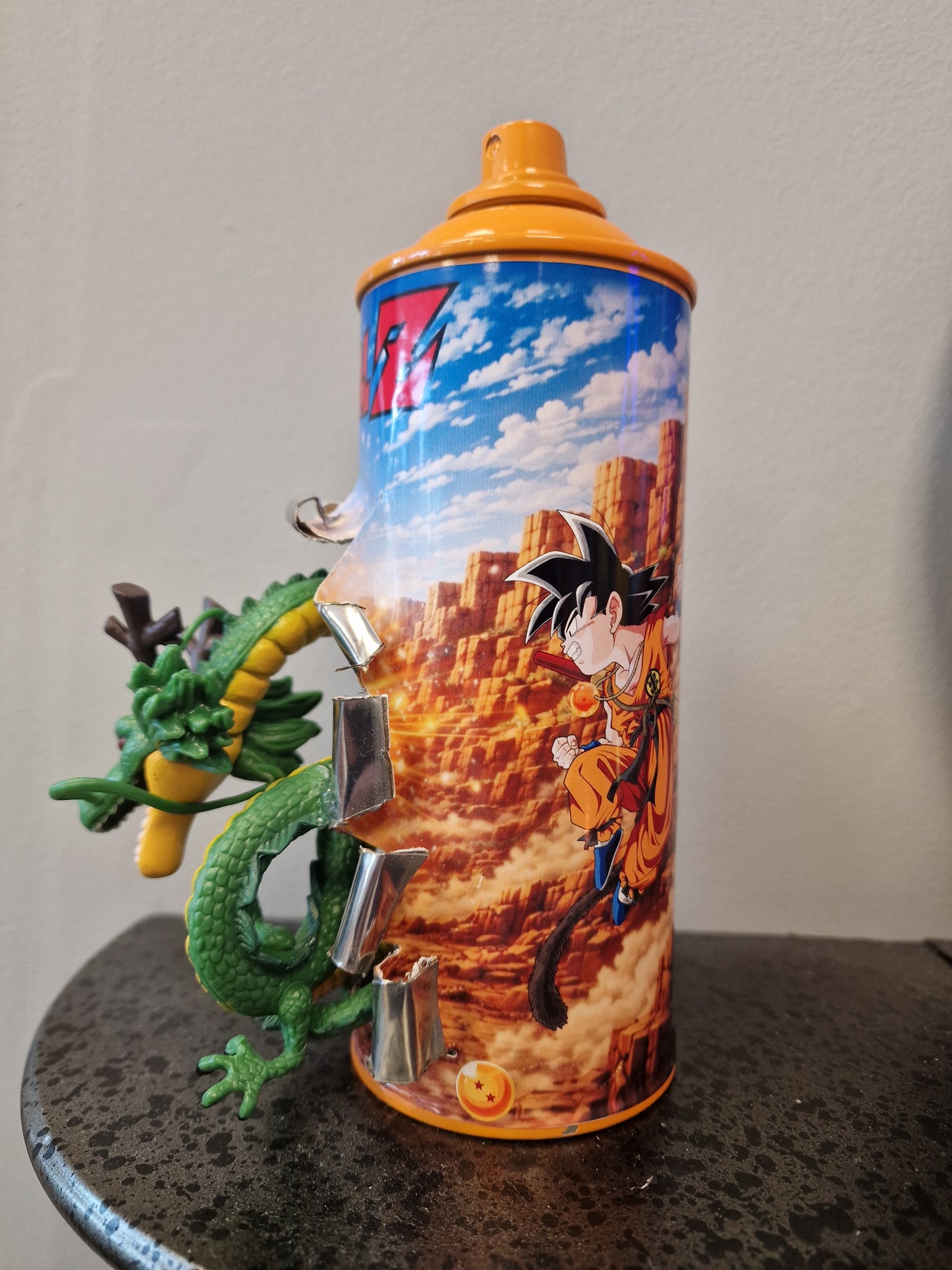 Bombe de peinture custom dragon ball z – Figurine shenron  pop culture artisanale
