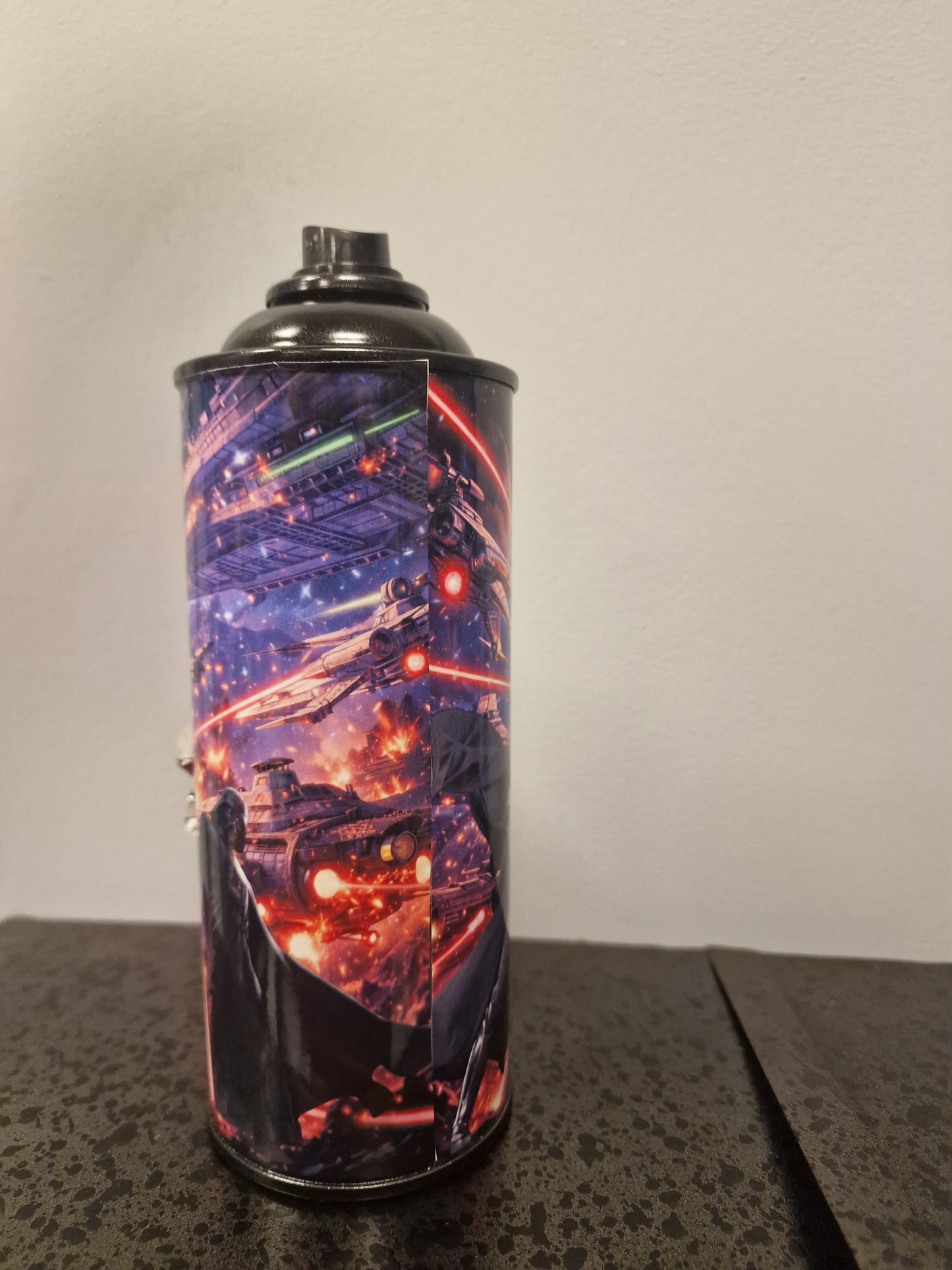 Bombe de peinture custom star wars – Figurine faucon millennium pop culture artisanale