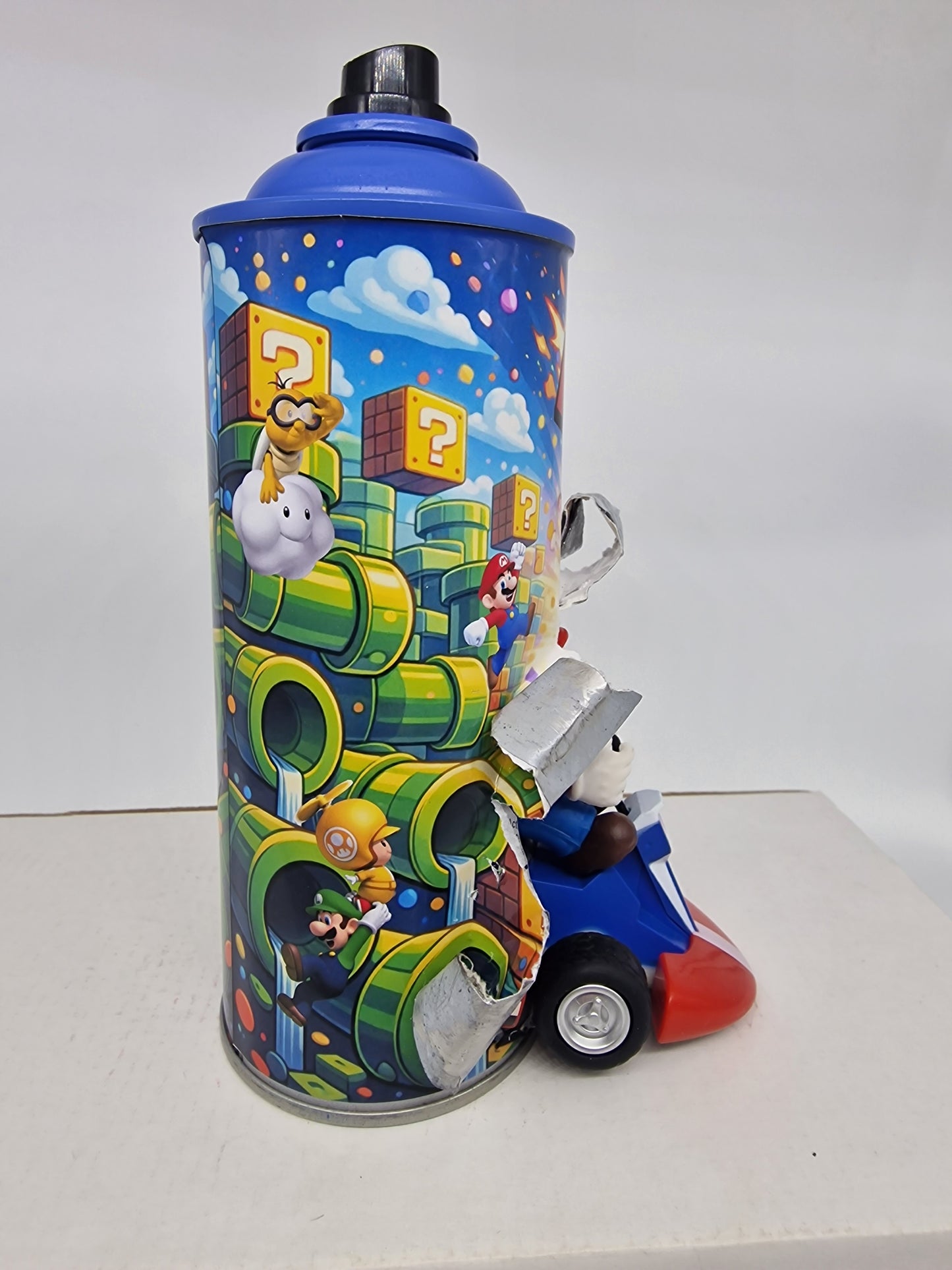 Bombe de peinture custom nintendo  – Figurine mario pop culture artisanale