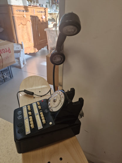 Lampe vintage upcyclée – téléphone  transformé en lampe design industrielle