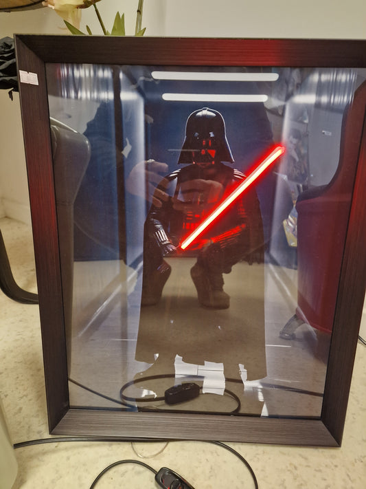 Cadre LED "Dark Vador – Star Wars" – Décoration murale lumineuse science-fiction artisanale | Vintagedison