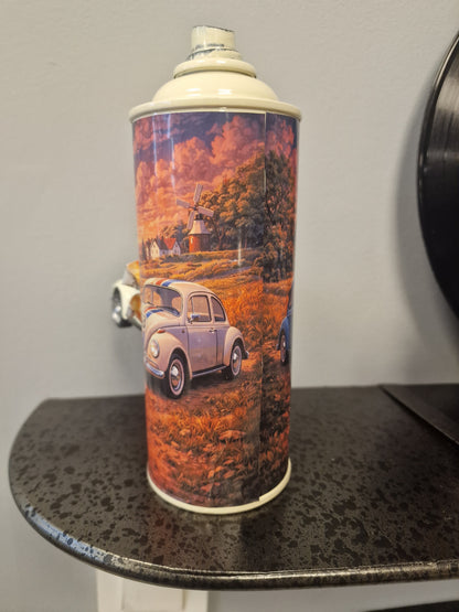 Bombe de peinture custom Volkswagen – Figurine coccinelle pop culture artisanale