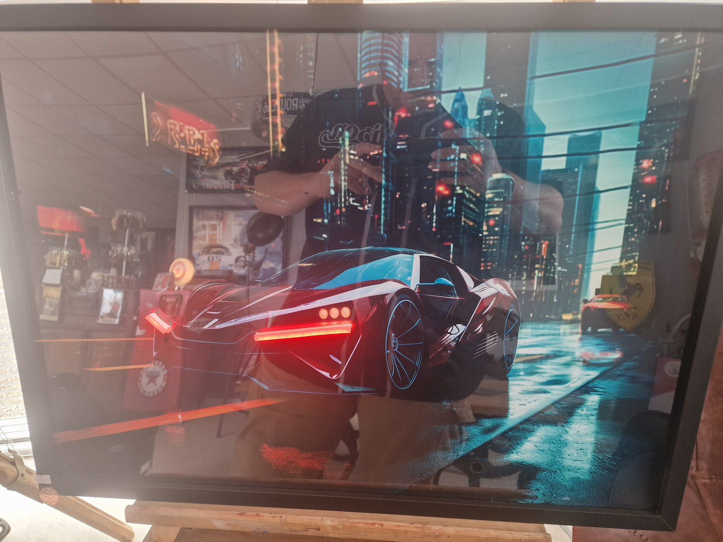 Cadre voiture futuriste 54×74 avec néons rouges – Voiture cyberpunk – Création artisanale Ardèche