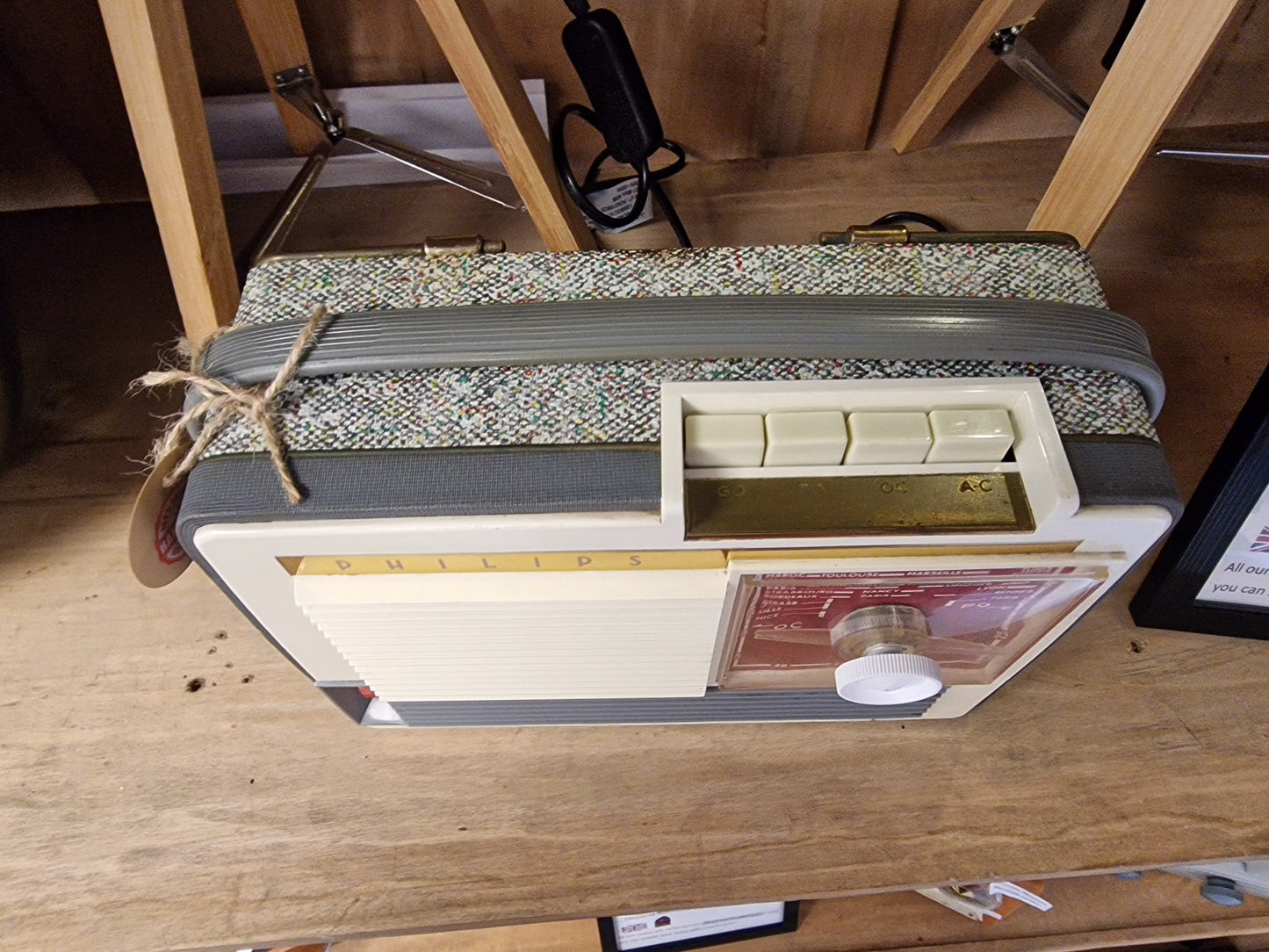 Enceinte Bluetooth phillips dans ancienne radio Vintagedison