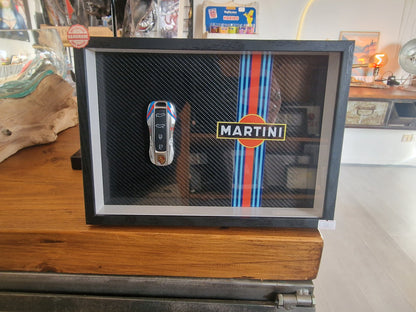 Cadre A4 – Clé Porsche Supercar Design Martini – Édition Limitée (10 exemplaires)