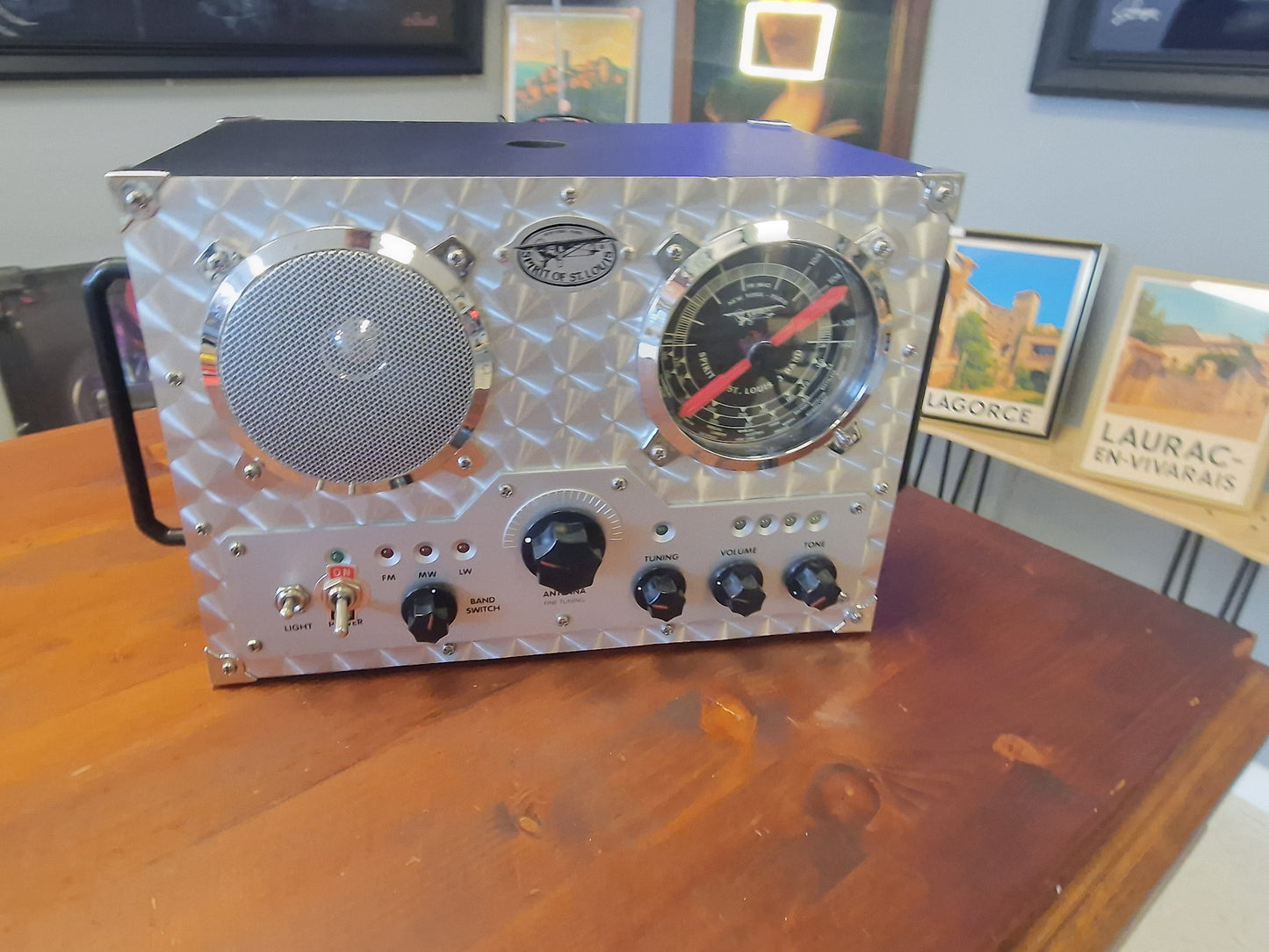 Enceinte Bluetooth 5.0 Vintage Dans Ancienne Radio Spirit Of St Louis