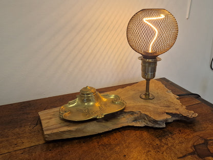 Lampe Artisanale en Bois Massif avec Encrier Vintage & Ampoule LED Cage – Création Unique en Ardèche