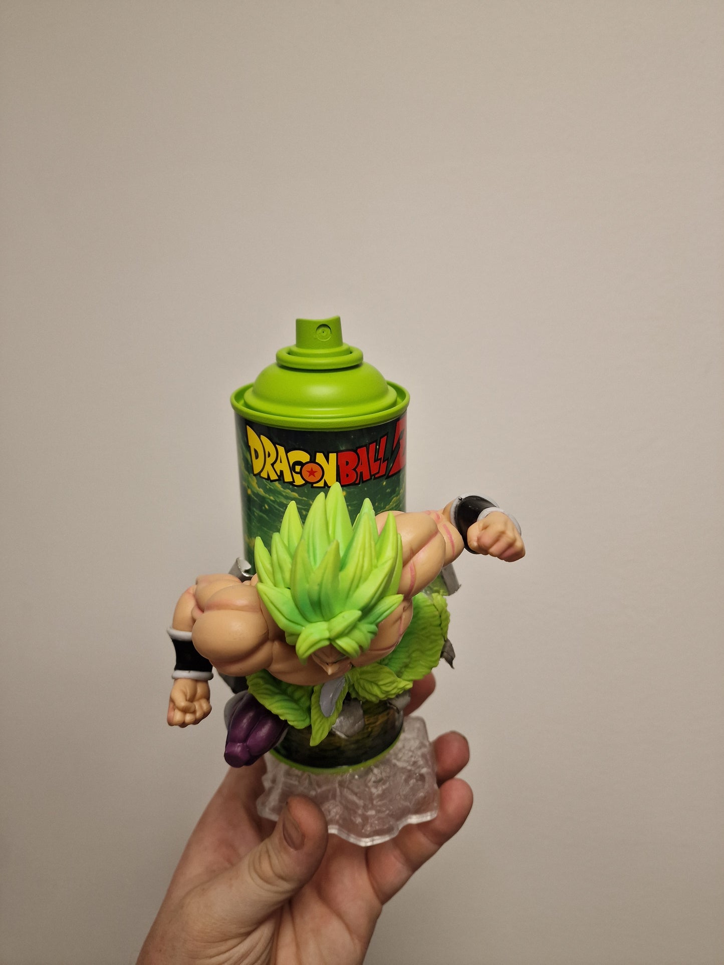 Bombe de peinture custom dragon ball z – Figurine broly pop culture artisanale