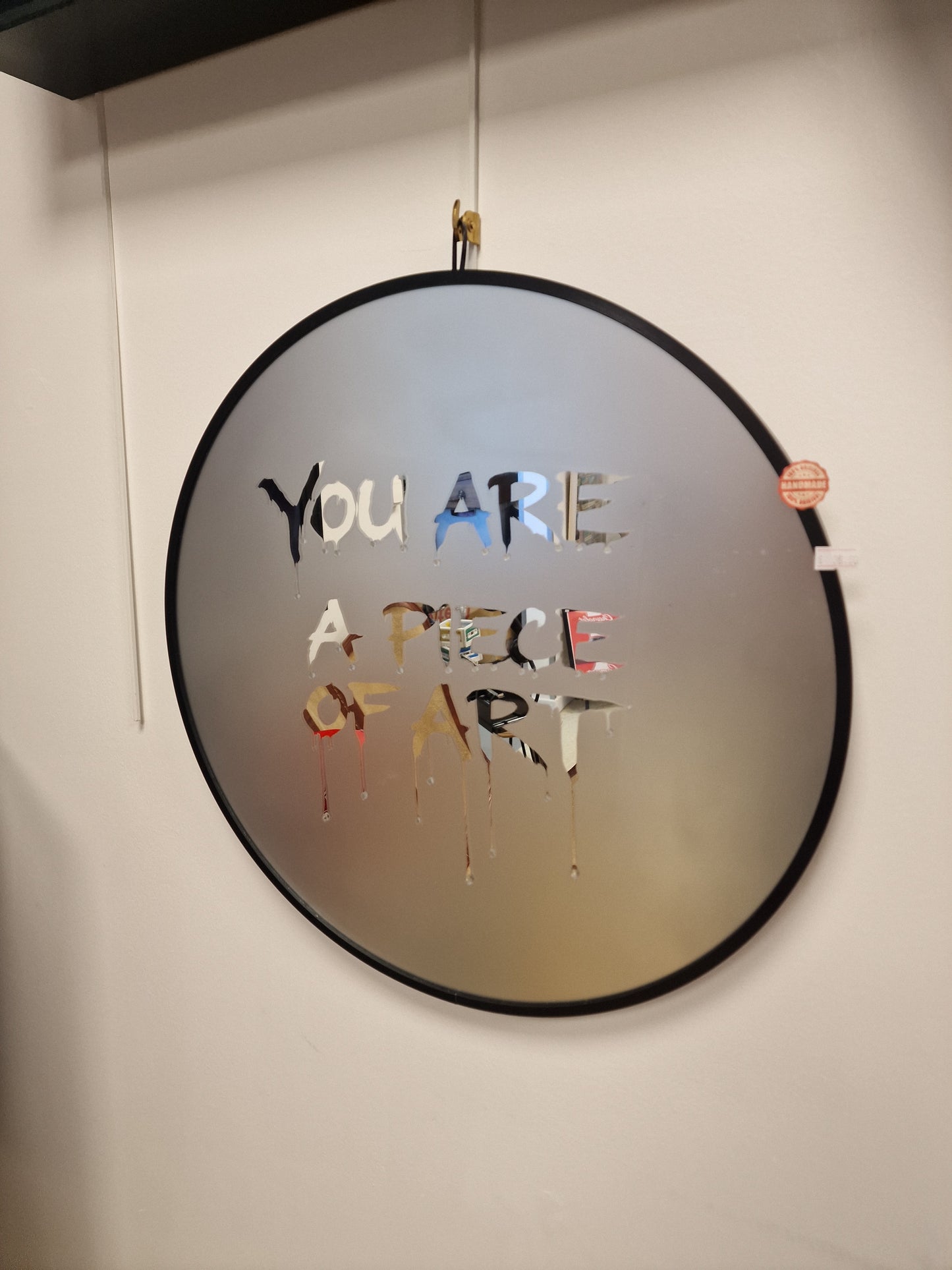 Miroir rond design artistique – “You Are A Piece Of Art” – Décoration murale originale style obscur