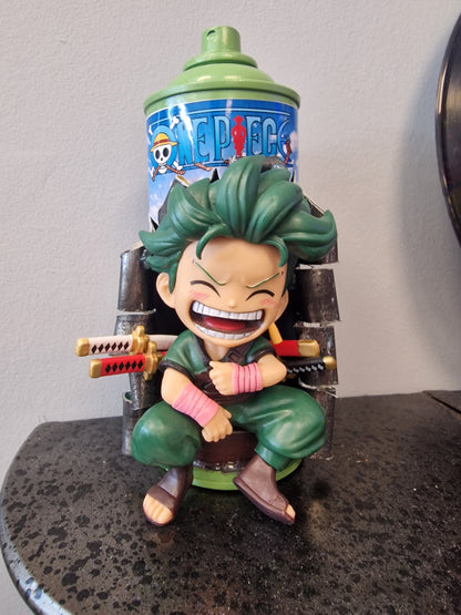 Zoro One Piece – Bombe de peinture customisée – Décoration manga – Figurine – Création artisanale