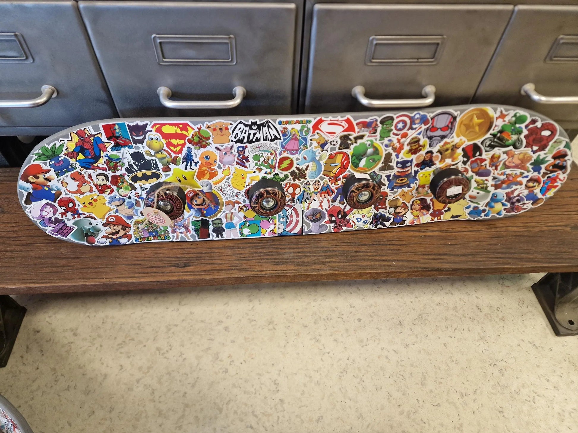 skateboard porte manteau pop art Etsy