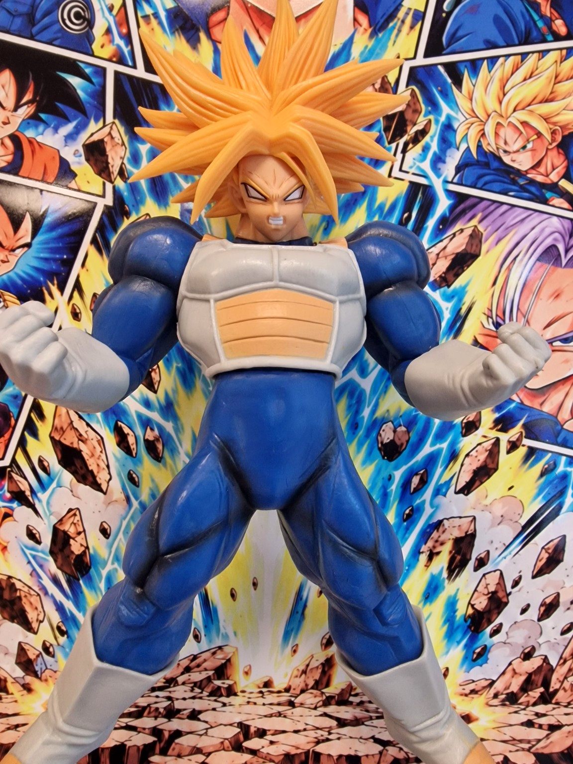 Tableau Dragon Ball Z Trunks Super Saiyan avec figurine 3D sur Alupanel 30 x 40 cm - photo 8 - VINTAGEDISON Ardèche