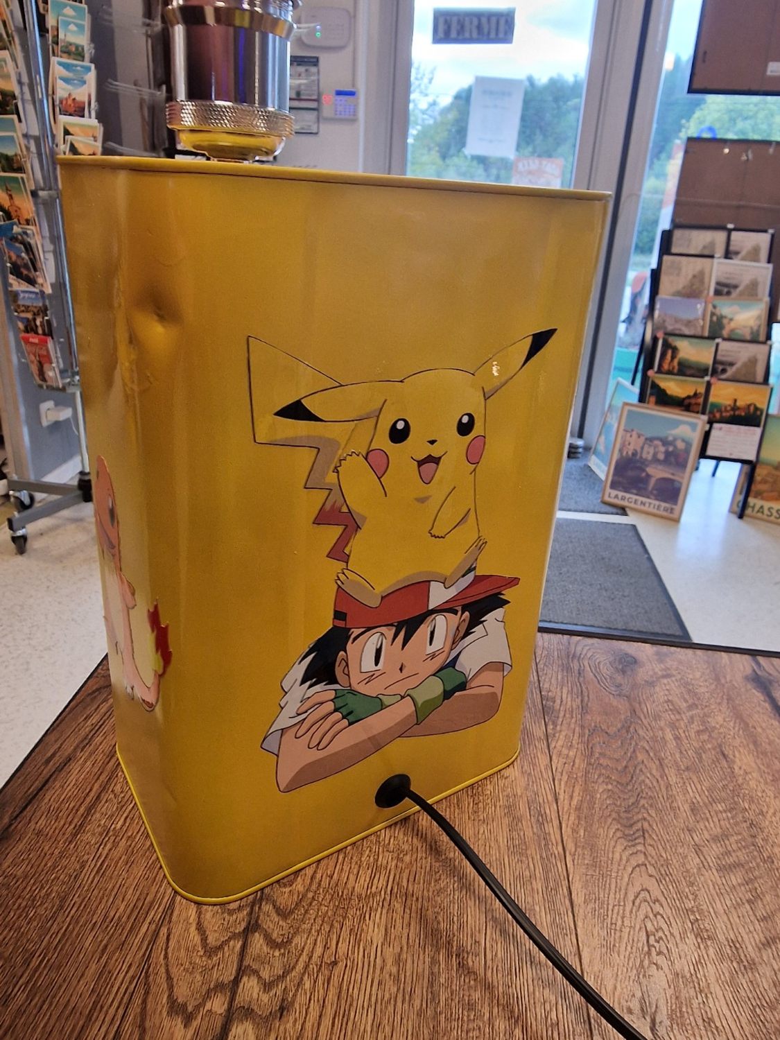 Lampe Pikachu Pokémon bidon vintage upcycling VINTAGEDISON - vue 9